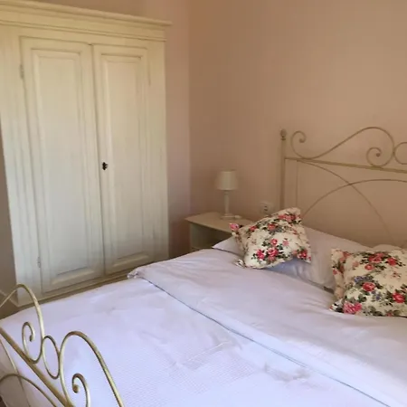 Apartment In Stoja Mit Moebliertem Balkon