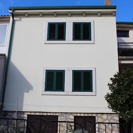 In Stoja Mit Möbliertem Balkon Apartment Pula